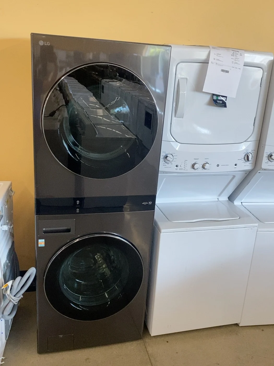 LG WashTower Washer & dryer tower